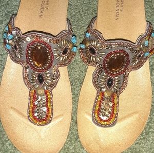 White Mountain beaded sandal size 7m